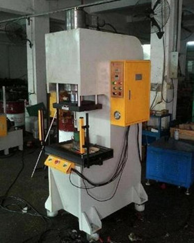 氣壓鉚接機(jī)